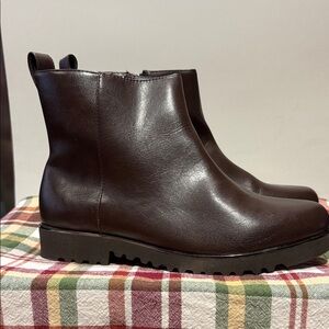 9Wide COMFORTVIEW women’s ankle bootie